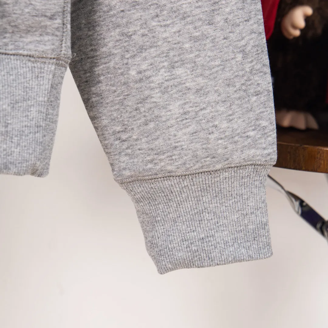 P300 zp version [Exclusive supply] Ralph Lauren/Ralph Lauren 2025SS Four Seasons classic style stacked topstitch design five-color thin hooded sweatshirt -370g double-sided cotton heavyweight fabric✅ -Original same 7.5CM widened thread processing✅ -Front collar patchwork triangle block four-needle six-thread topstitch design✅ -RL Four Seasons classic style Loose fit, easy for both men and women to control Simple Clean and versatile, exposed topstitching patchwork triangle 1.3 cm retro original color hook and loop drawstring, full of details. Color: navy blue, brown, pink, gray. Size: S M L XL. Number: WW10748.